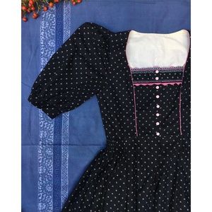 Vintage Dresses - Vintage Midi Dirndl Austrian Dress Vintage Dresses - Vintage Midi Dirndl Austrian Dress